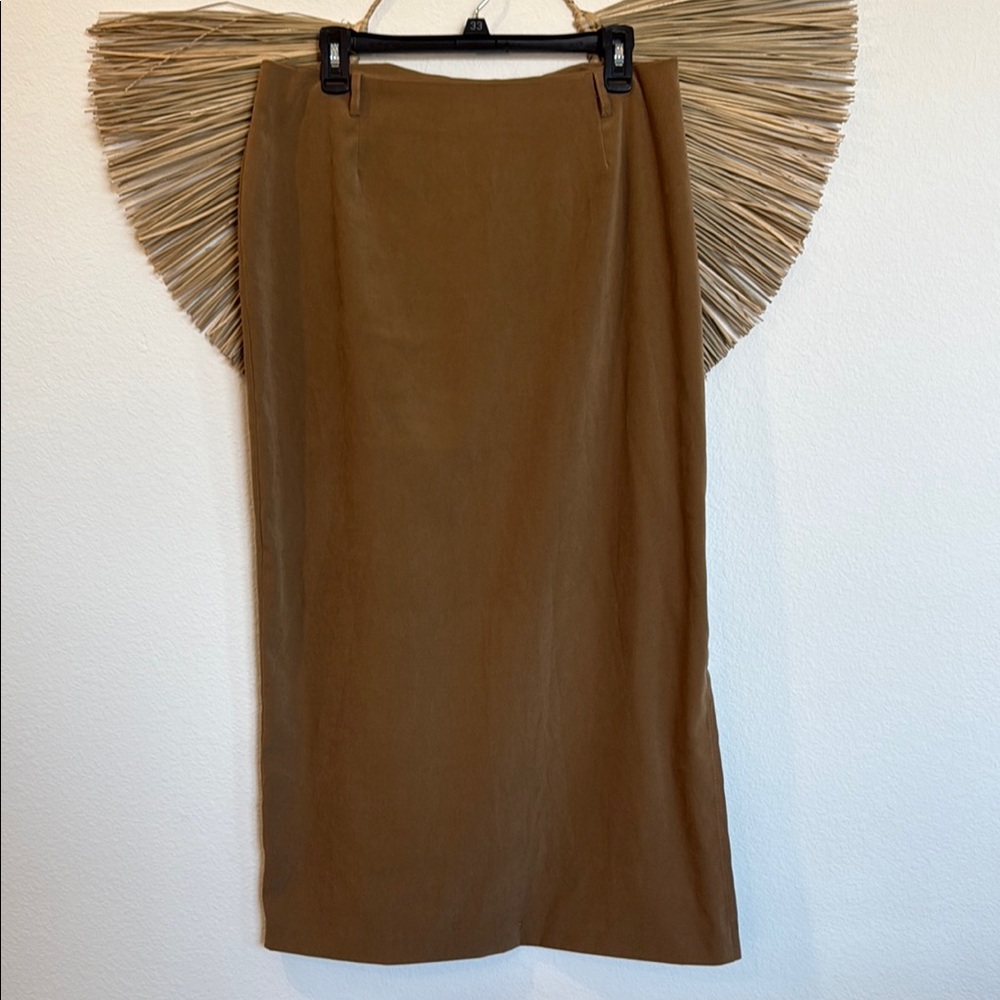 Elegant Tan Pleated Midi Pencil Skirt
